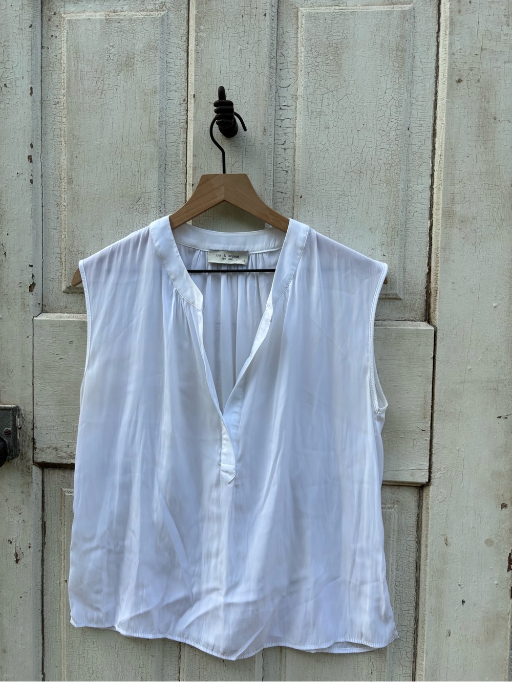 Lola & Sophie White Sleeveless V-Neck Top